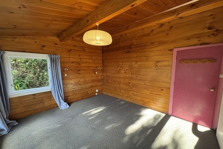 Photo of property in 9 Versailles Street, Karori, Wellington, 6012