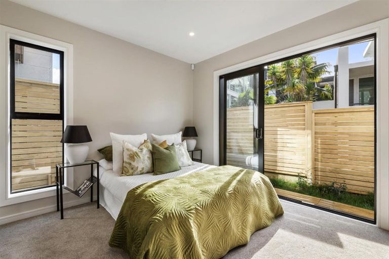 Photo of property in 20 Beach Road, Castor Bay, Auckland, 0620