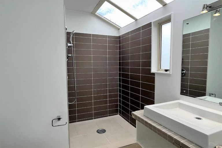 Photo of property in 1a Sycamore Drive, Sunnynook, Auckland, 0620