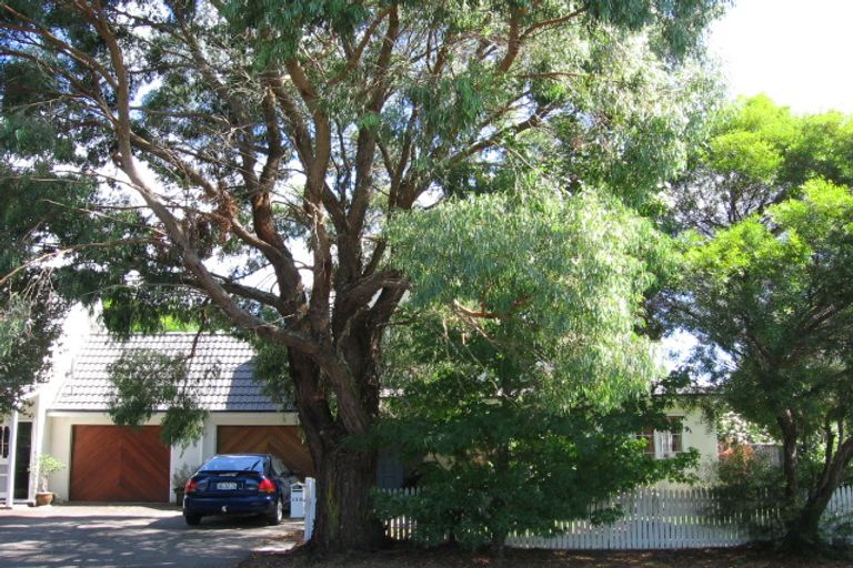 Photo of property in 1/23 Uppingham Crescent, Hillcrest, Auckland, 0627
