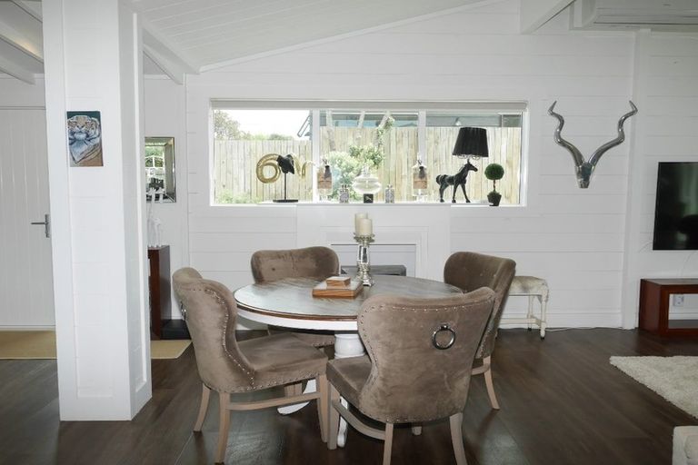 Photo of property in 46 Ngapaki Street, Waikanae Beach, Waikanae, 5036