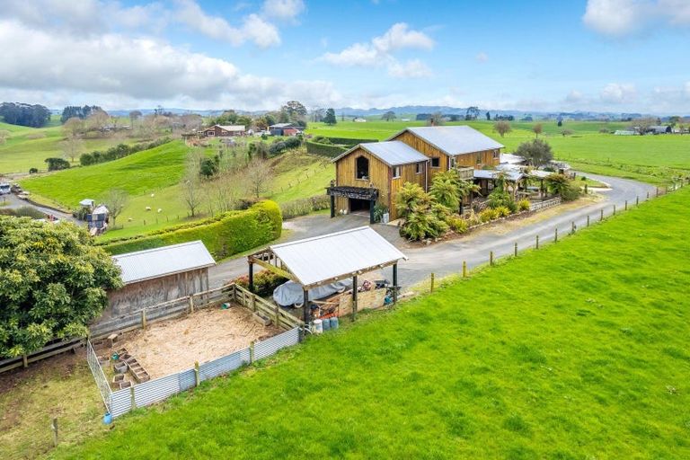 Photo of property in 240 Te Pahu Road, Te Pahu, 3285