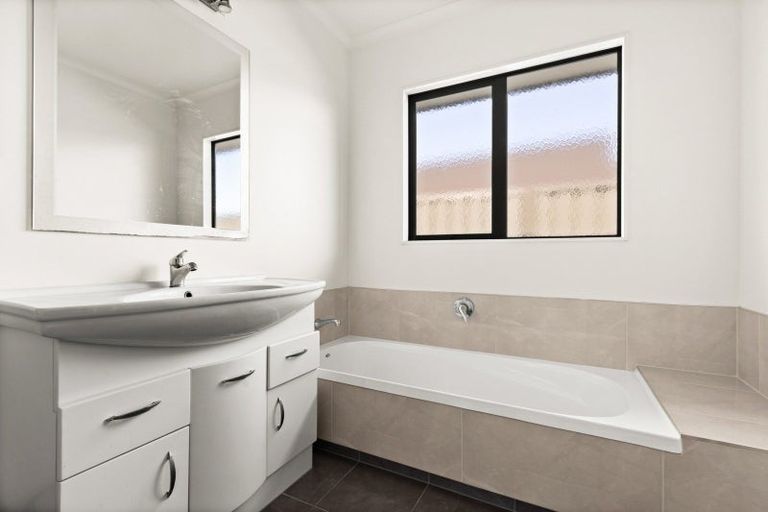 Photo of property in 21 Mcnaughton Place, Onekawa, Napier, 4110