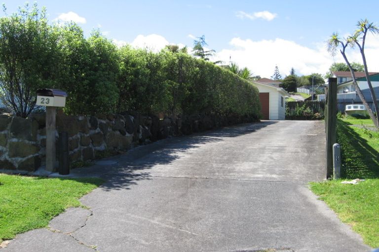 Photo of property in 23 Beaufort Place, Papatoetoe, Auckland, 2025