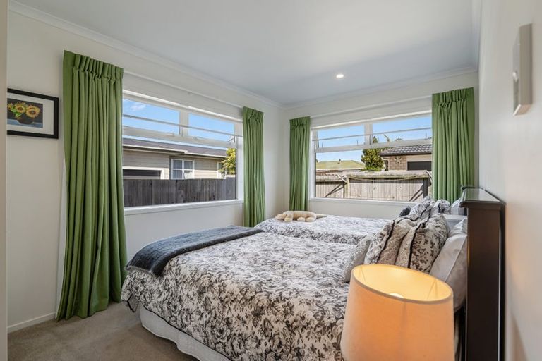 Photo of property in 14 Hatton Road, Orewa, 0931