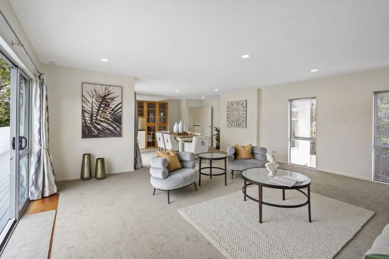 Photo of property in 2/22 Valley Road, Browns Bay, Auckland, 0630