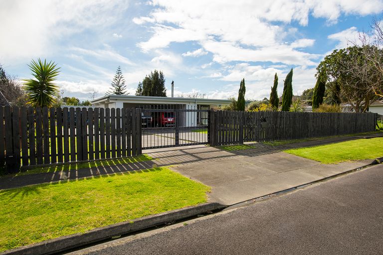 Photo of property in 16 Worsley Street, Tamarau, Gisborne, 4010