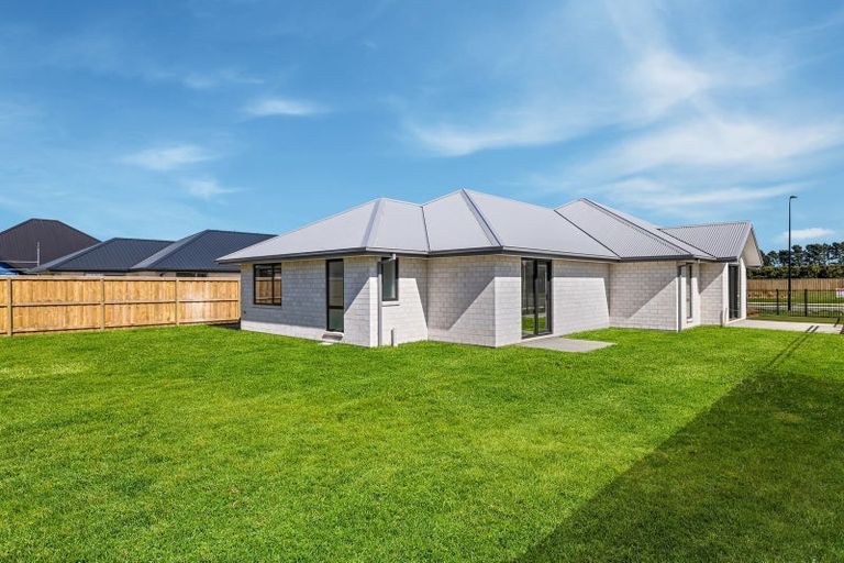 Photo of property in 16 Sanders Way, Rolleston, 7614