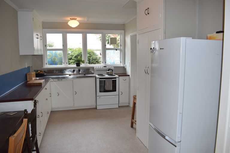 Photo of property in 75 Victoria Street, Carterton, 5713