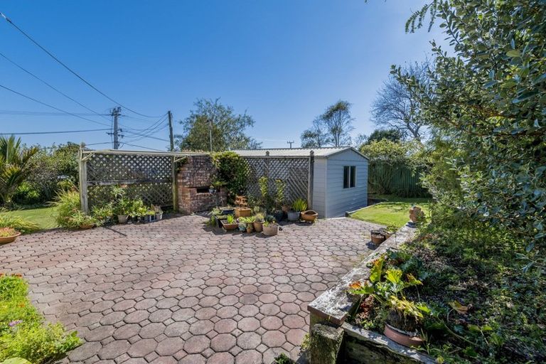 Photo of property in 1 Huia Street, Waikanae, 5036
