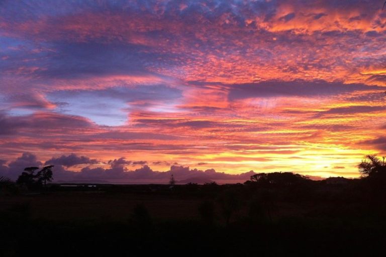 Photo of property in 381 Cove Road, Waipu, 0582