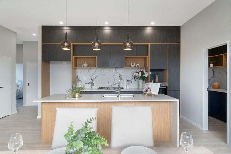 Photo of property in 41 Mcindoe Road, Kumeu, 0810