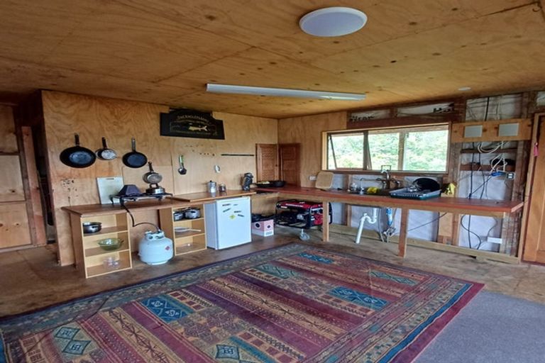 Photo of property in 7116 Kenepuru Road, Raetihi, Picton, 7282