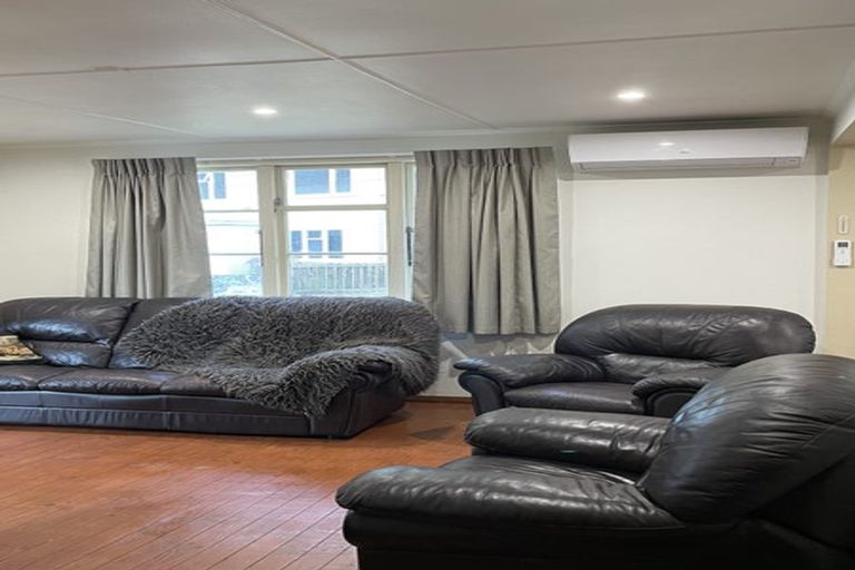 Photo of property in 12 Greer Crescent, Tawa, Wellington, 5028