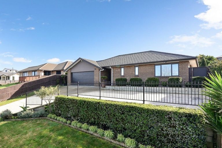 Photo of property in 56 Farnborough Drive, Grandview Heights, Hamilton, 3200