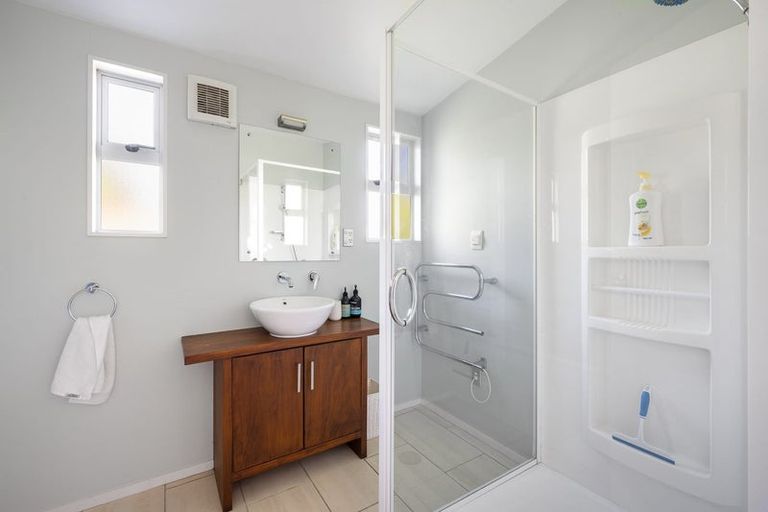 Photo of property in 17 Hillview Place, Wanaka, 9305