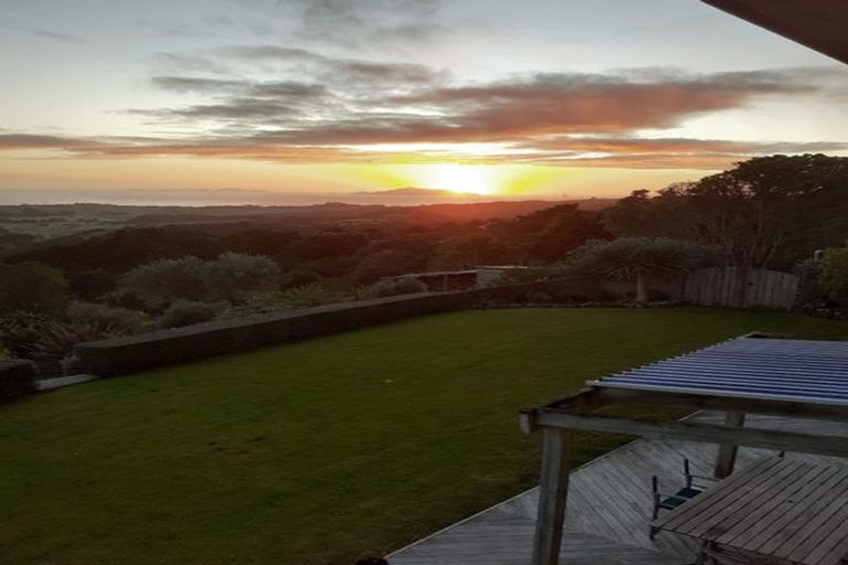 Photo of property in 275 Massey Road, Waipu, 0582