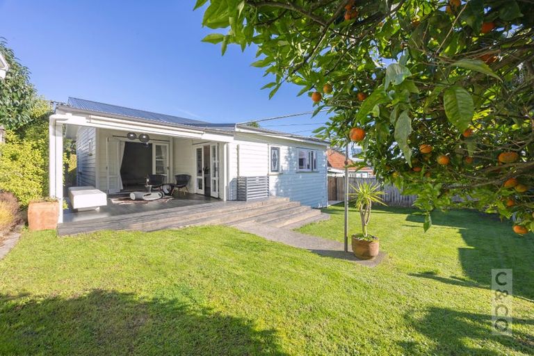 Photo of property in 8 Puriri Street, Helensville, 0800