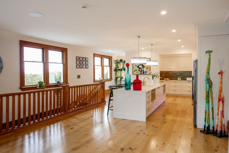 Photo of property in 37 Middleton Road, Kew, Dunedin, 9012