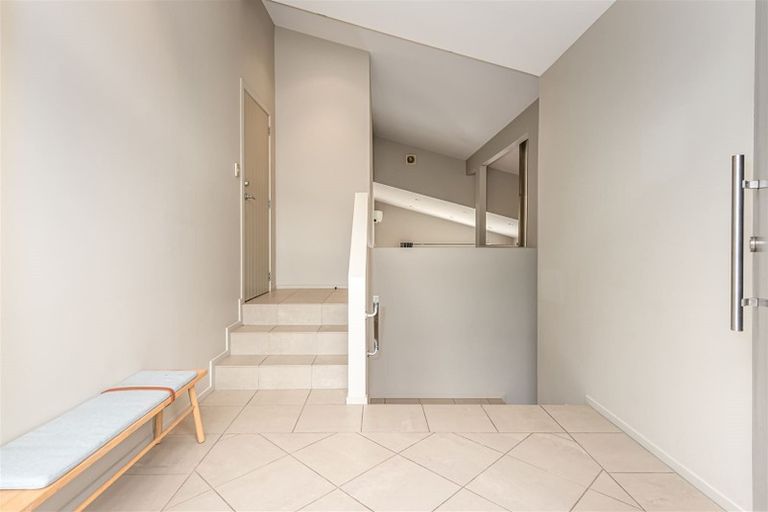 Photo of property in 12 Mandalay Lane, Redcliffs, Christchurch, 8081