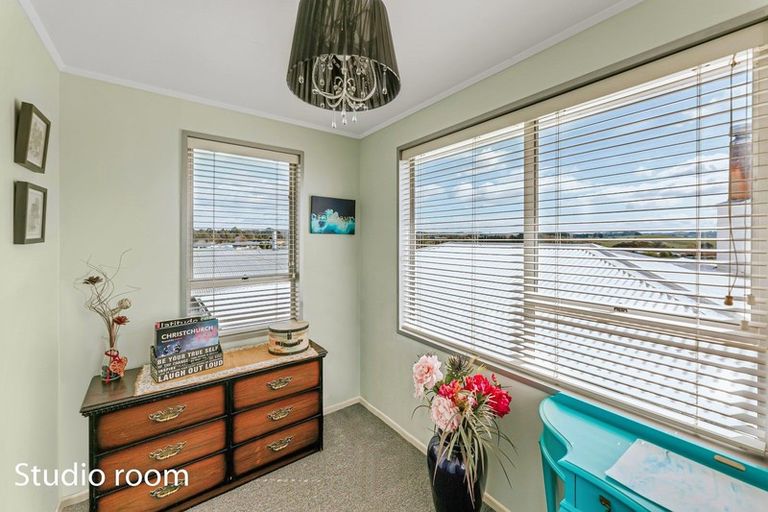 Photo of property in 21 Arrow Crescent, Holmes Hill, Oamaru, 9401