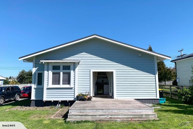 Photo of property in 37 Harrison Street West, Featherston, 5710