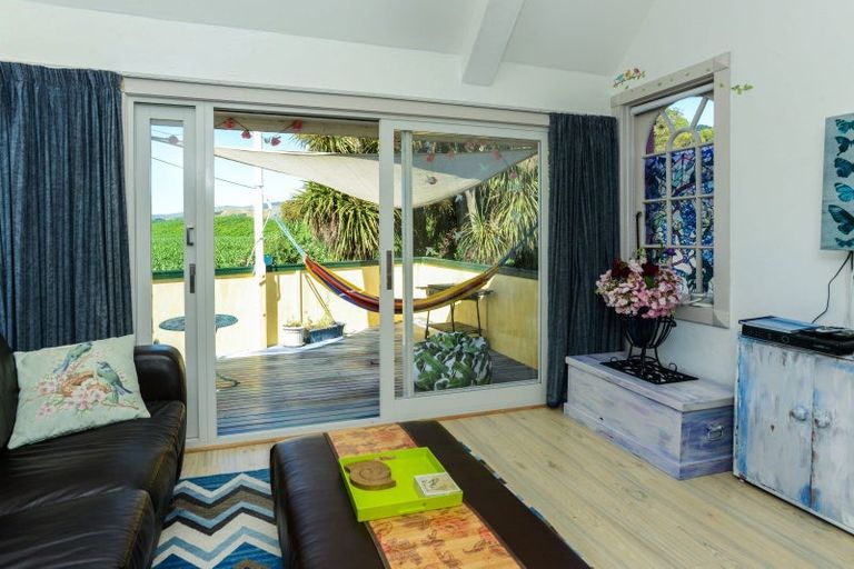 Photo of property in 37 Gillies Crescent, Waimarama, Havelock North, 4294