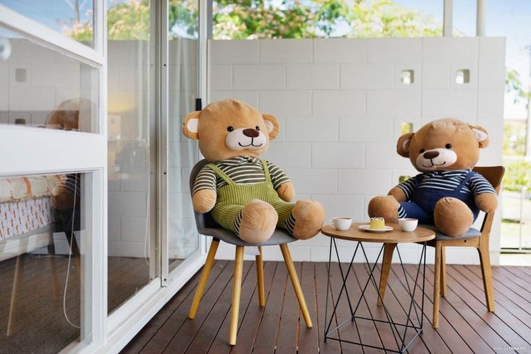 Photo of property in 31 Royal Road, Massey, Auckland, 0614