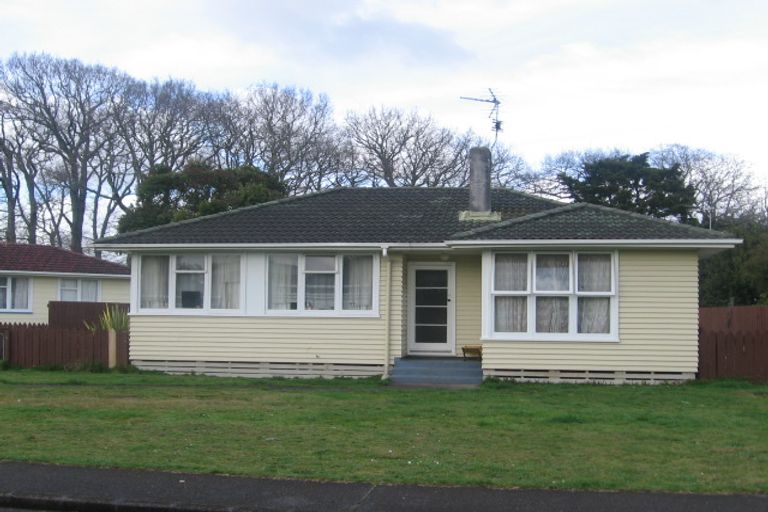Photo of property in 3 Bates Street, Papakura, 2110