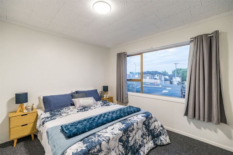 Photo of property in 302 Swanson Road, Henderson, Auckland, 0610