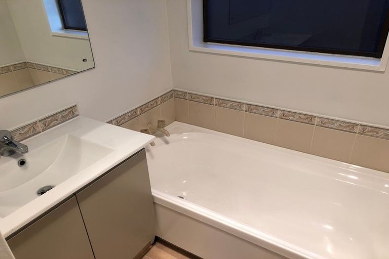 Photo of property in 3 Cranbrook Avenue, Burnside, Christchurch, 8053