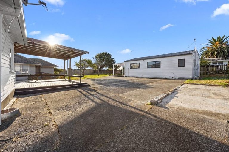 Photo of property in 222 East Tamaki Road, Otara, Auckland, 2023