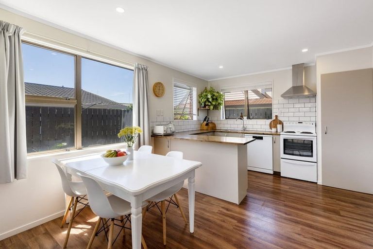 Photo of property in 2/419 Maunganui Road, Mount Maunganui, 3116