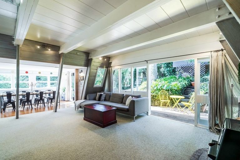 Photo of property in 4 Glenbush Place, Birkenhead, Auckland, 0626