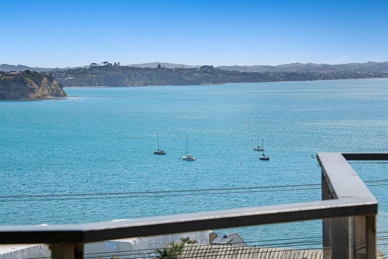 Photo of property in 1099 Whangaparaoa Road, Tindalls Beach, Whangaparaoa, 0930