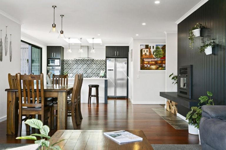 Photo of property in 206a Lake Terrace, Hilltop, Taupo, 3330