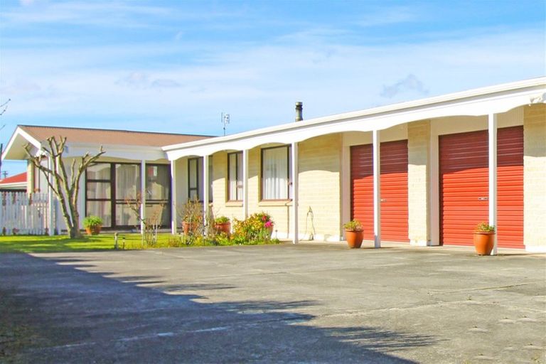 Photo of property in 39 Lowes Place, Solway, Masterton, 5810