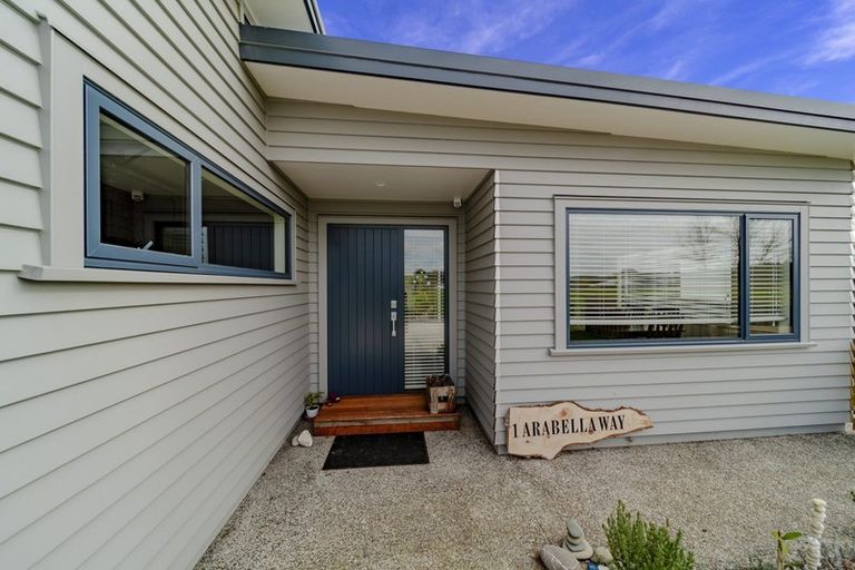 Photo of property in 1 Arabella Way, Waipukurau, 4200
