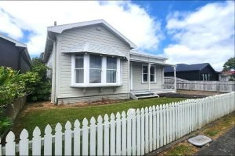 Photo of property in 23 Hereford Street, West End, Palmerston North, 4410