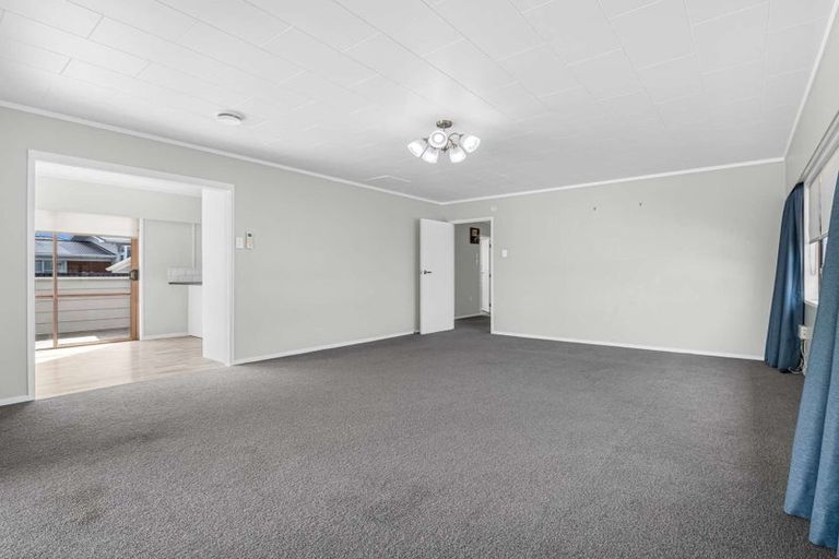 Photo of property in 45 Sandspit Road, Waiuku, 2123