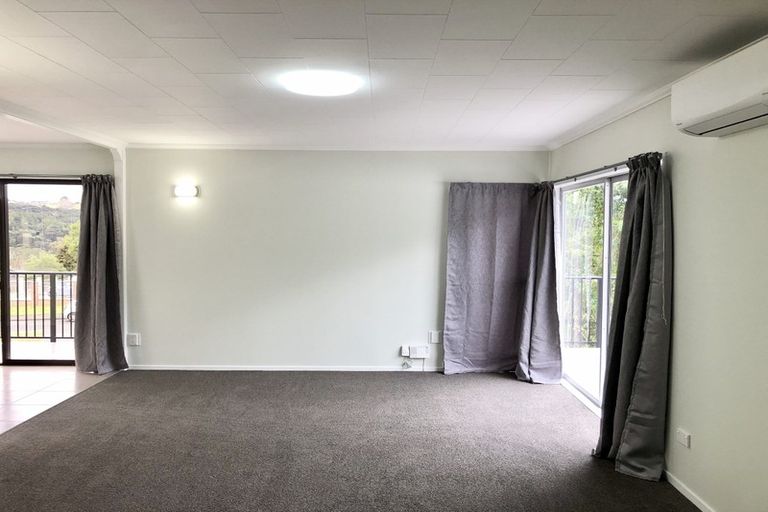 Photo of property in 1/7 Classic Grove, Bayview, Auckland, 0629
