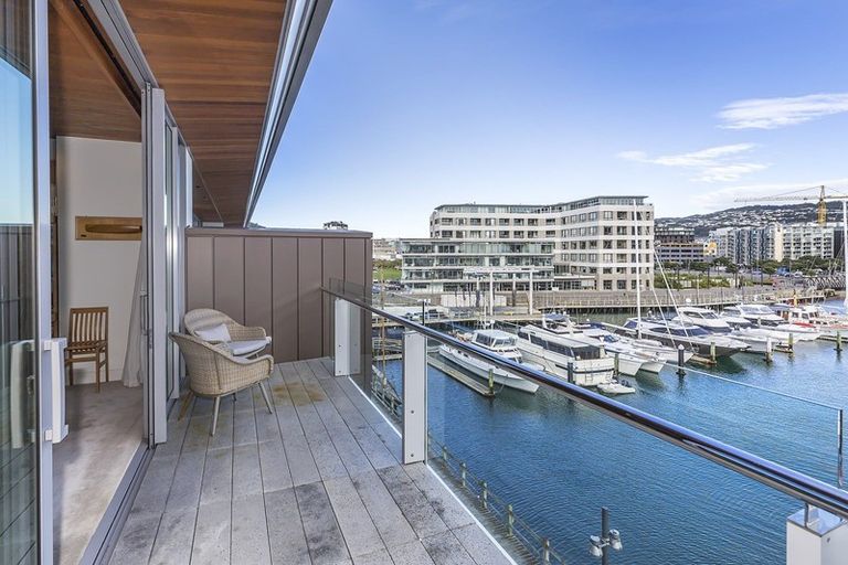Photo of property in Clyde Quay Wharf, 3c/6 Clyde Quay Wharf, Te Aro, Wellington, 6011