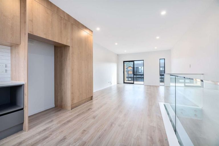 Photo of property in 10 Kari Lane, Kumeu, 0810