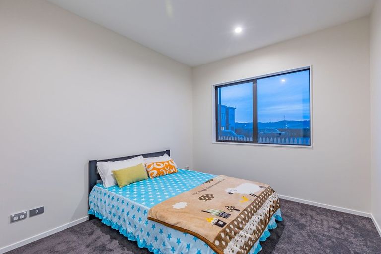 Photo of property in 1 Vinistra Road, Kumeu, 0810