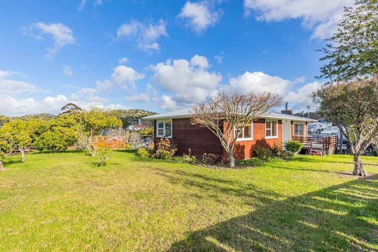 Photo of property in 57 La Rosa Street, Green Bay, Auckland, 0604