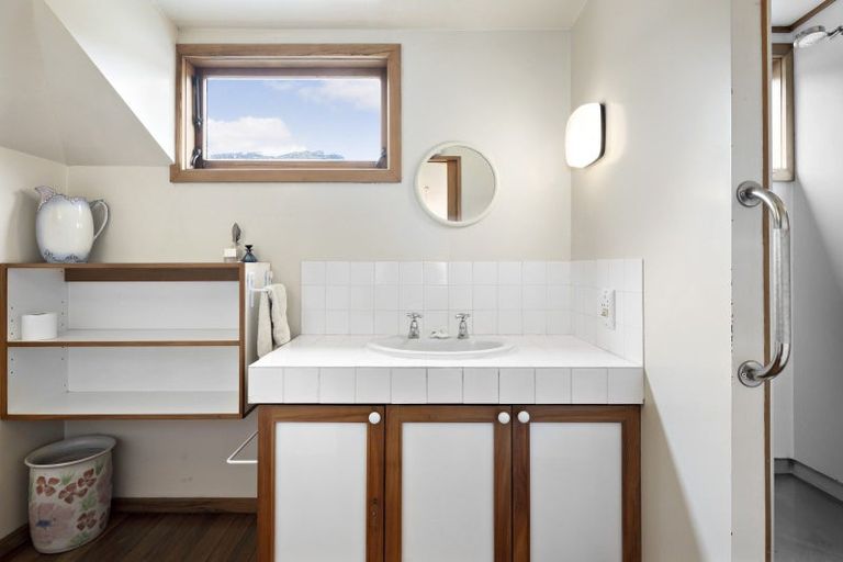 Photo of property in 157 Marine Parade, Eastbourne, Lower Hutt, 5013