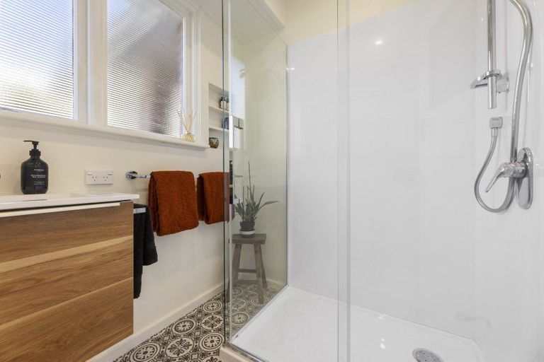 Photo of property in 6 Derwent Street, Helensburgh, Dunedin, 9010