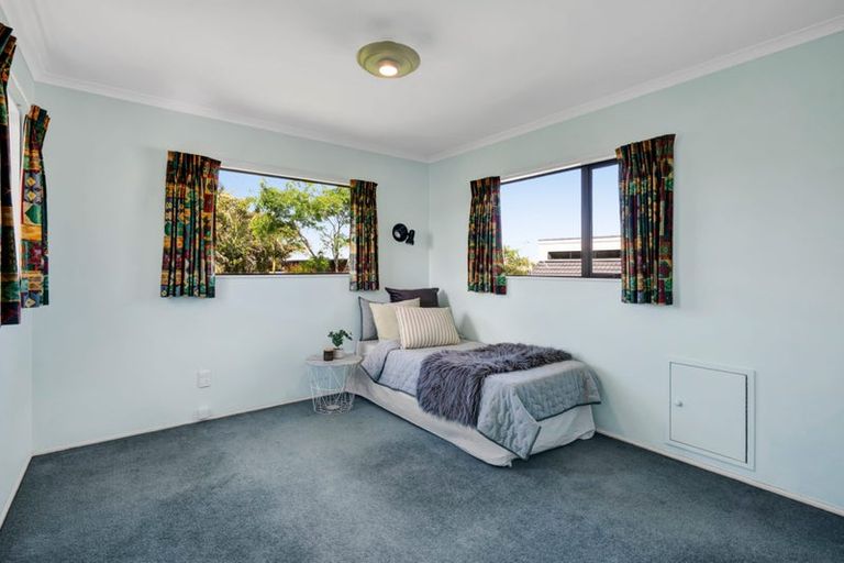 Photo of property in 102 Branch Road, Highlands Park, New Plymouth, 4312