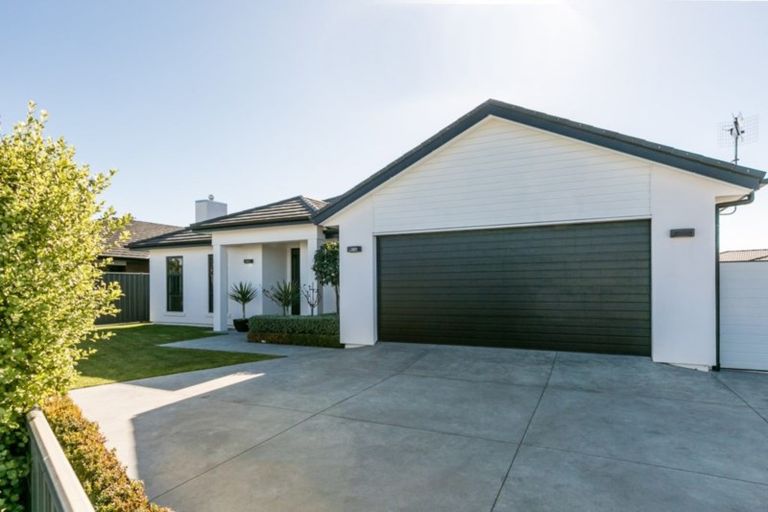 Photo of property in 21 Haast Place, Poraiti, Napier, 4112