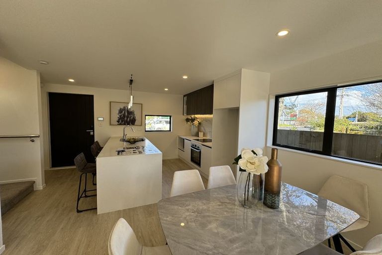 Photo of property in 47b Northcote Road, Hillcrest, Auckland, 0627